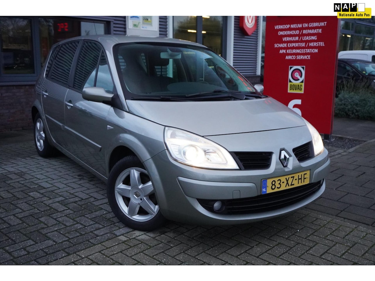 Renault Scénic - 1.6-16V Business Line / Keyless / Radio / Climate Control / Elektrische ramen / Trekhaak / - AutoWereld.nl