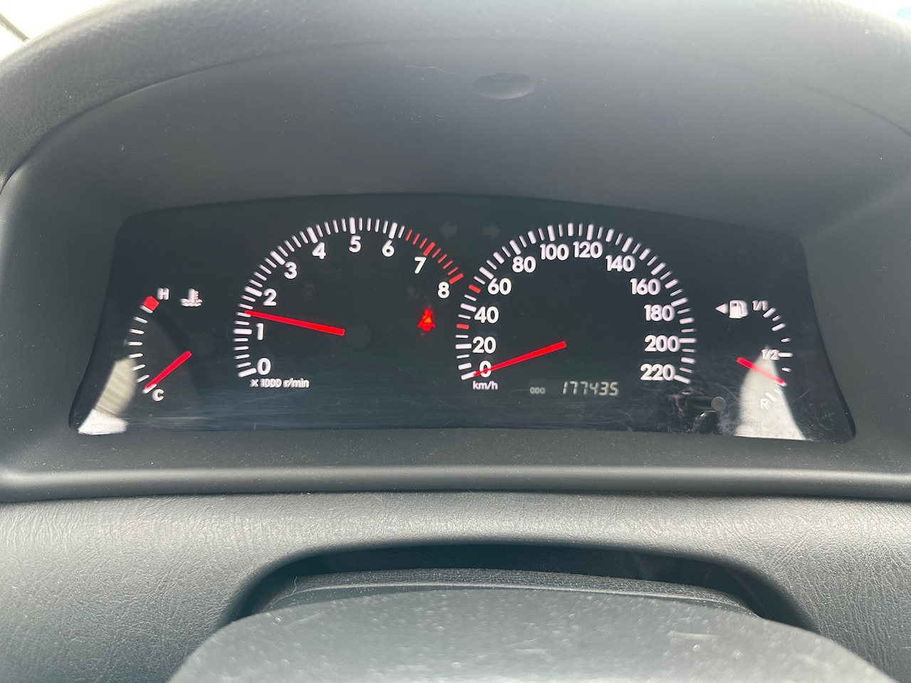 Toyota Corolla - 1.6 VVT-i Sport Anniversary 1.6 VVT-i Sport Anniversary - AutoWereld.nl