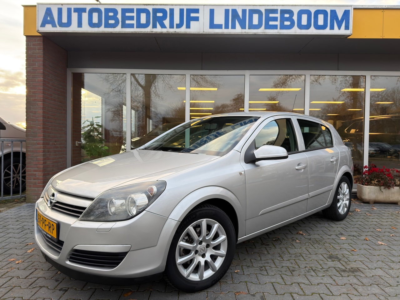 Opel Astra - 1.4 Enjoy 1.4 Enjoy, Trekhaak, Airco, Cruise - AutoWereld.nl
