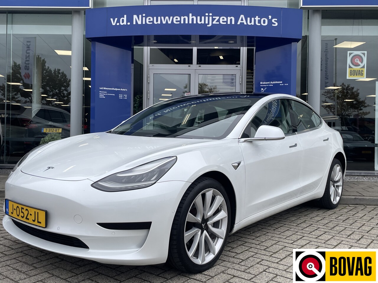 Tesla Model 3 - Standard RWD Plus 60 kWh | Keyless entry | Lichtmetalen velgen 18" | Trekhaak | - AutoWereld.nl
