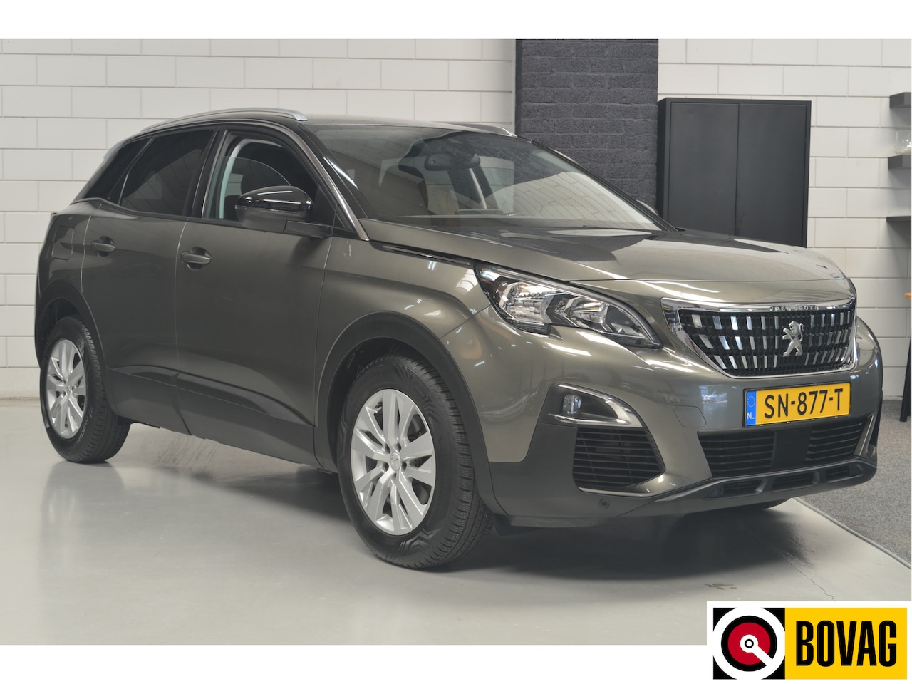 Peugeot 3008 - 1.2 PureTech Blue Lease Executive // AUTOMAAT // NAVI // TREKHAAK // CAMERA // CLIMA // NI - AutoWereld.nl