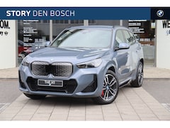 BMW iX1 - eDrive20 M Sport / Sportstoelen / Adaptieve LED / M Adaptief onderstel / Comfort Access /