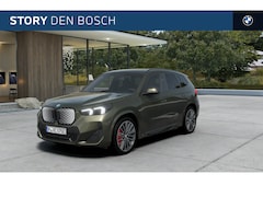 BMW iX1 - eDrive20 M Sport / Panoramadak / Sportstoelen / Achteruitrijcamera / M Adaptief onderstel