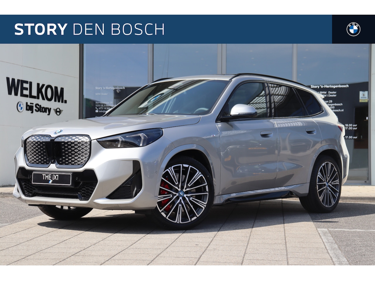 BMW iX1 - eDrive20 M Sport / Panoramadak / Sportstoelen / Adaptieve LED / Comfort Access / M Adaptie - AutoWereld.nl
