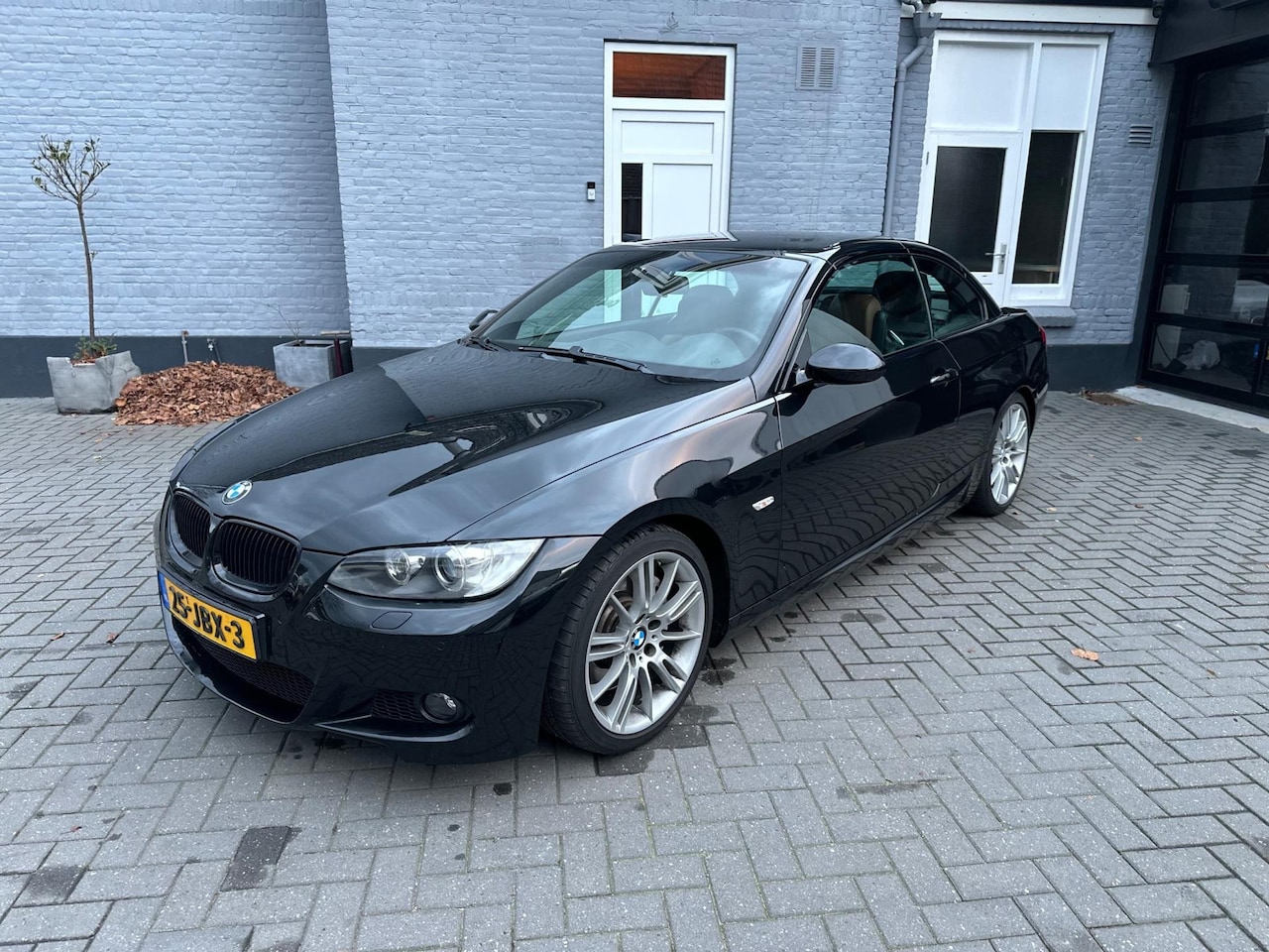 BMW 3-serie Cabrio - 330i | M PAKKET | LEER | XENON | KEYLESS | NAVI | - AutoWereld.nl