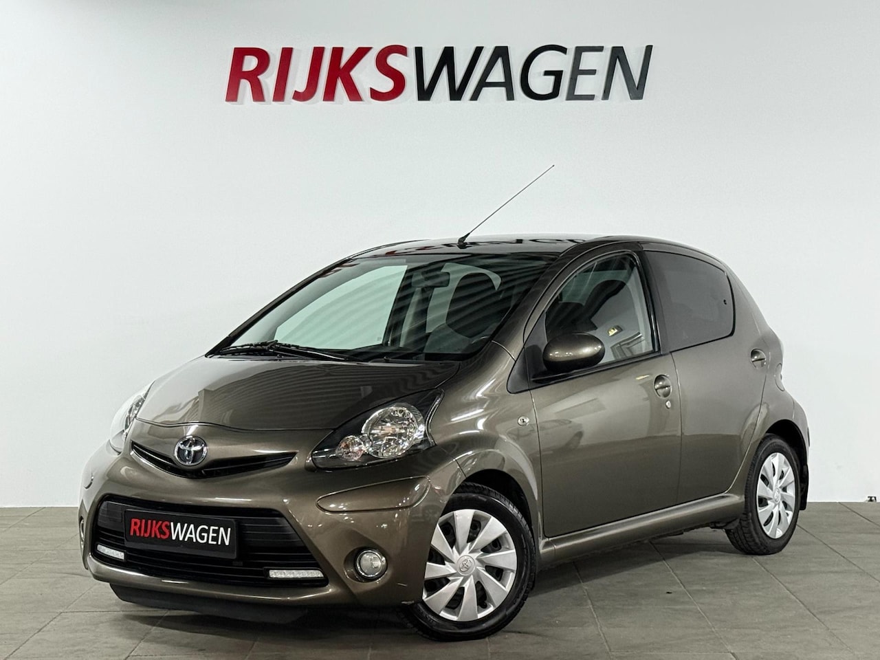Toyota Aygo - 1.0 VVT-i Aspiration LED/Elektrische ramen/Airco/Bluetooth - AutoWereld.nl