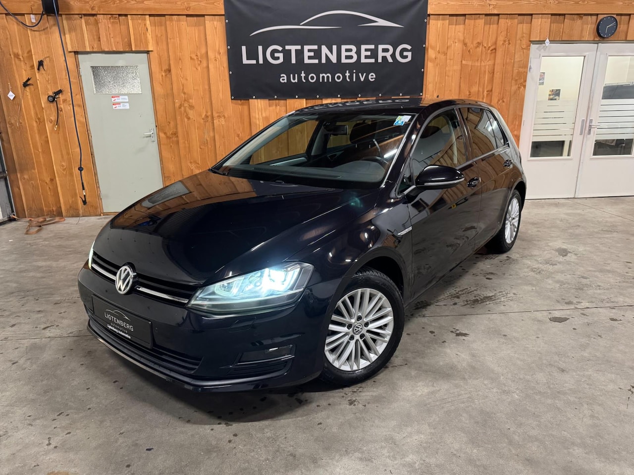 Volkswagen Golf - 1.4 TSI HIGHLINE / STOELVERW / PDC / BOMVOL - AutoWereld.nl