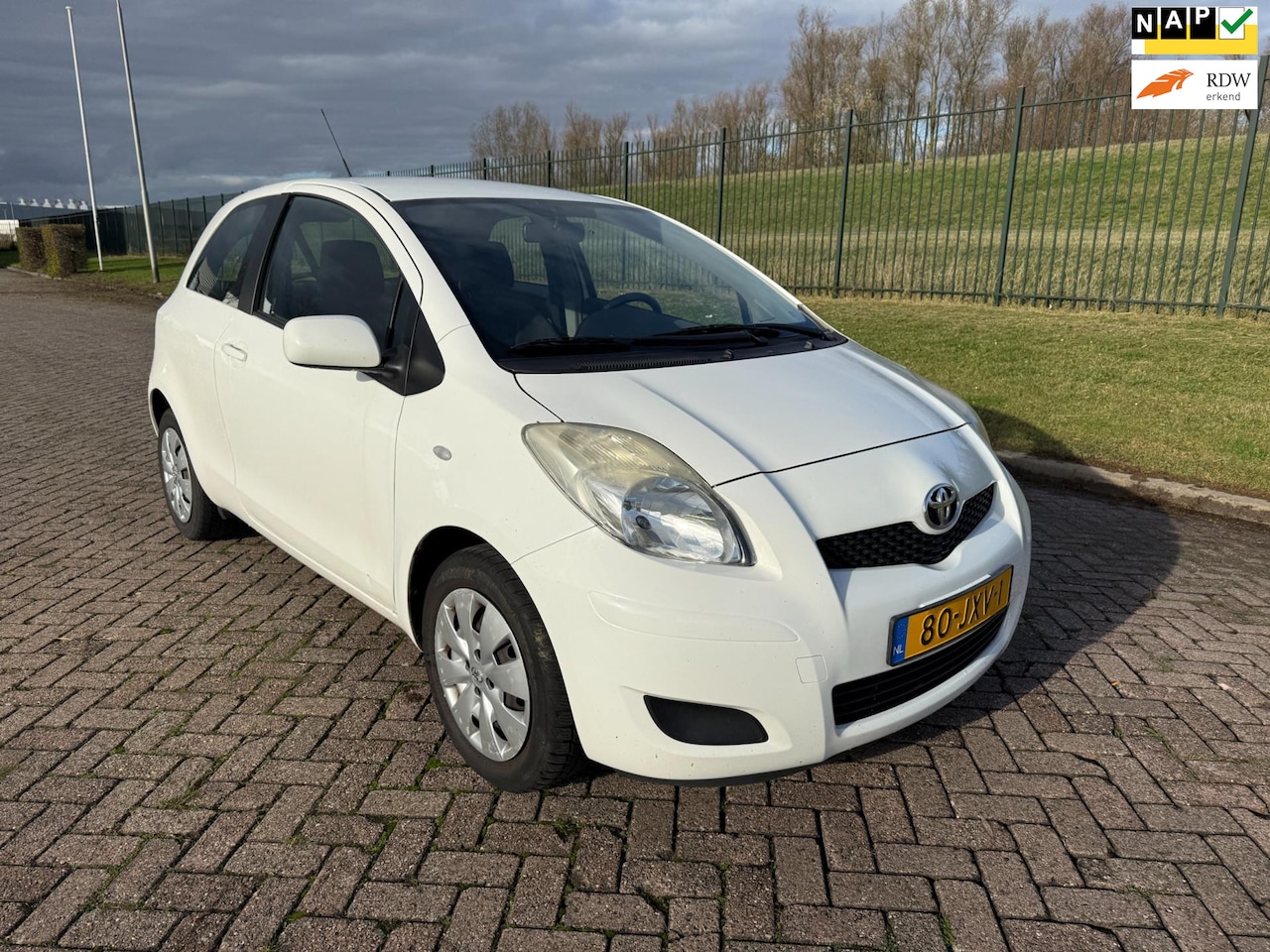 Toyota Yaris - 1.3 VVT-i Aspiration 1.3 VVTi Aspiration - AutoWereld.nl