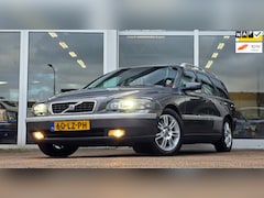 Volvo V70 - 2.5 T Titanium 210pk Lerenbekleding Trekhaak Garantie