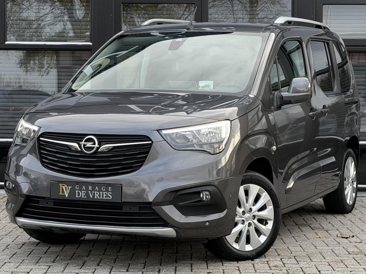 Opel Combo Tour - 1.2 Life Automaat Full Option Head Up Camera Garantie - AutoWereld.nl