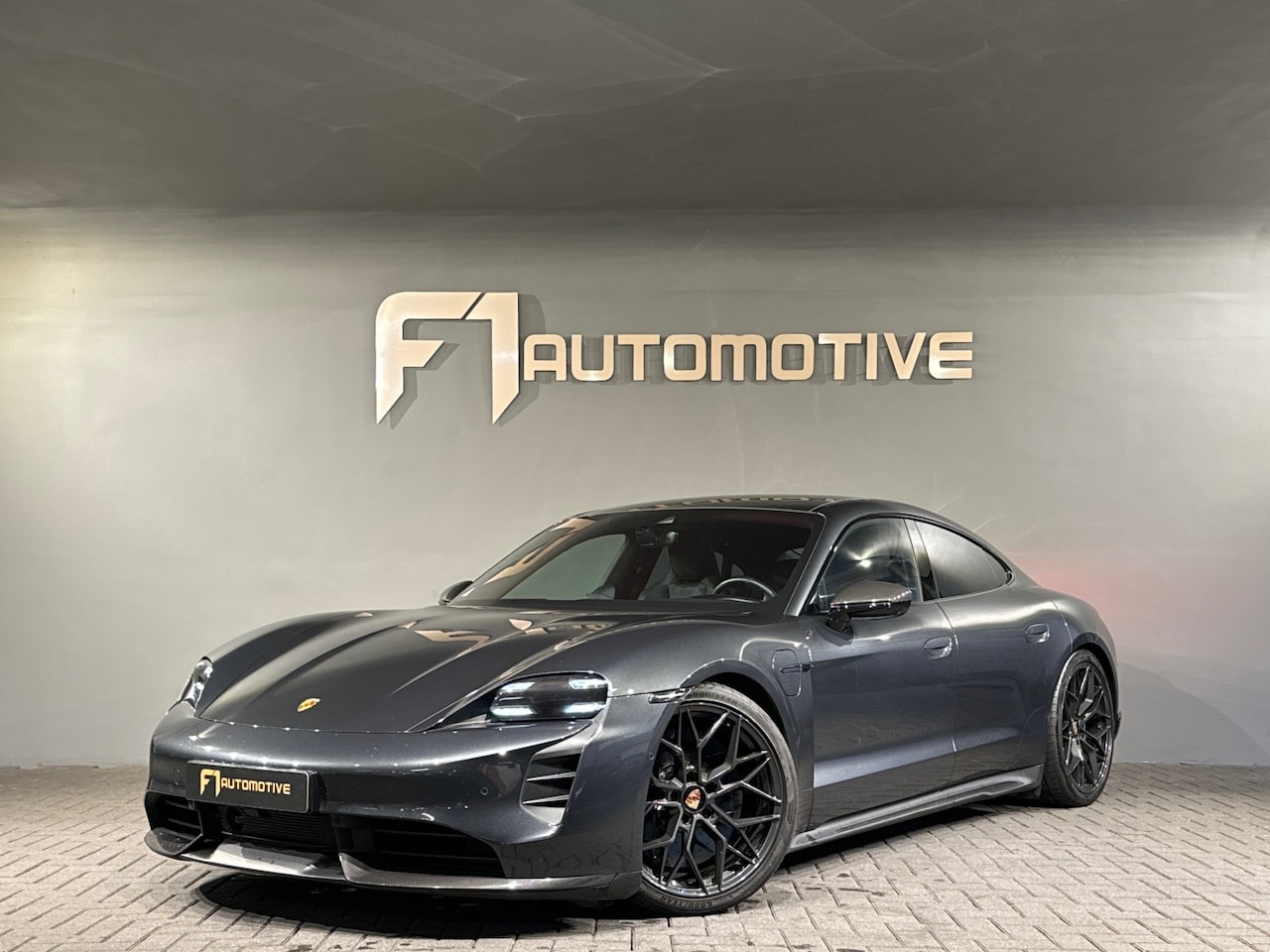 Porsche Taycan - Turbo S 93 kWh Ceramic|Pano|Burmester|Carbon - AutoWereld.nl