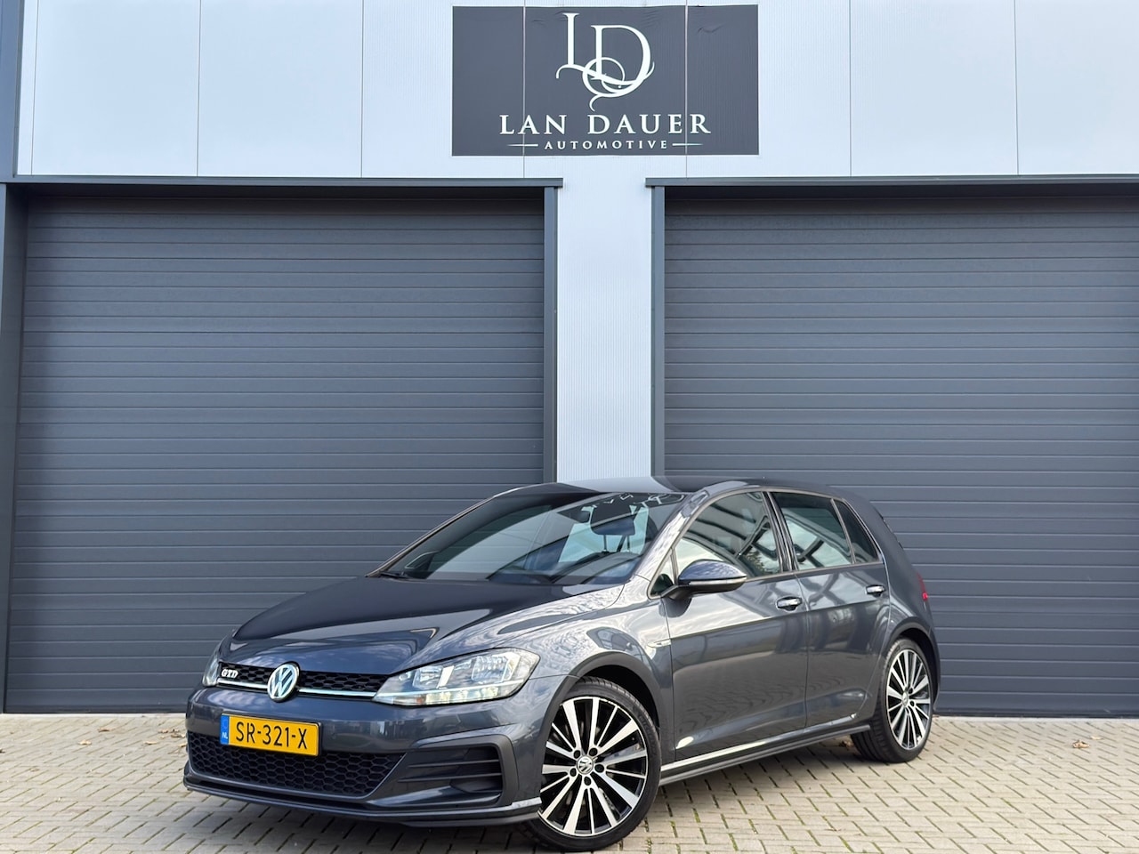 Volkswagen Golf - 2.0 GTD / DSG / NAP / CARPLAY / NAP / ACTIE - AutoWereld.nl