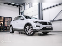 Volkswagen T-Roc - 1.5 TSI Sport | Virtual cockpit | Adaptive | Camera | Sportstoelen | schakelflippers | Sto
