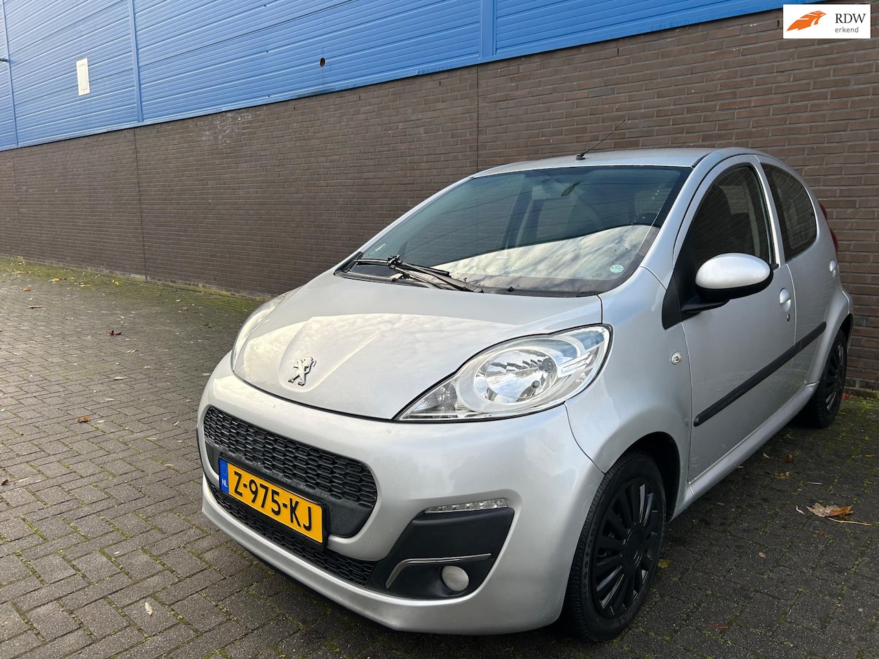 Peugeot 107 - 1.0 Envy | Airco | 5-deurs | Led Dagrijverlichting | Elektrische Ramen | Centrale Vergrend - AutoWereld.nl