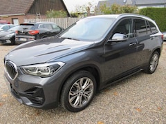 BMW X1 - sDrive18i SPORTLINE * LED, NAVI+, HALF-LEDER, TREKH, PRIVACY, ELECTR. A-KLEP * 1e EIG - UN
