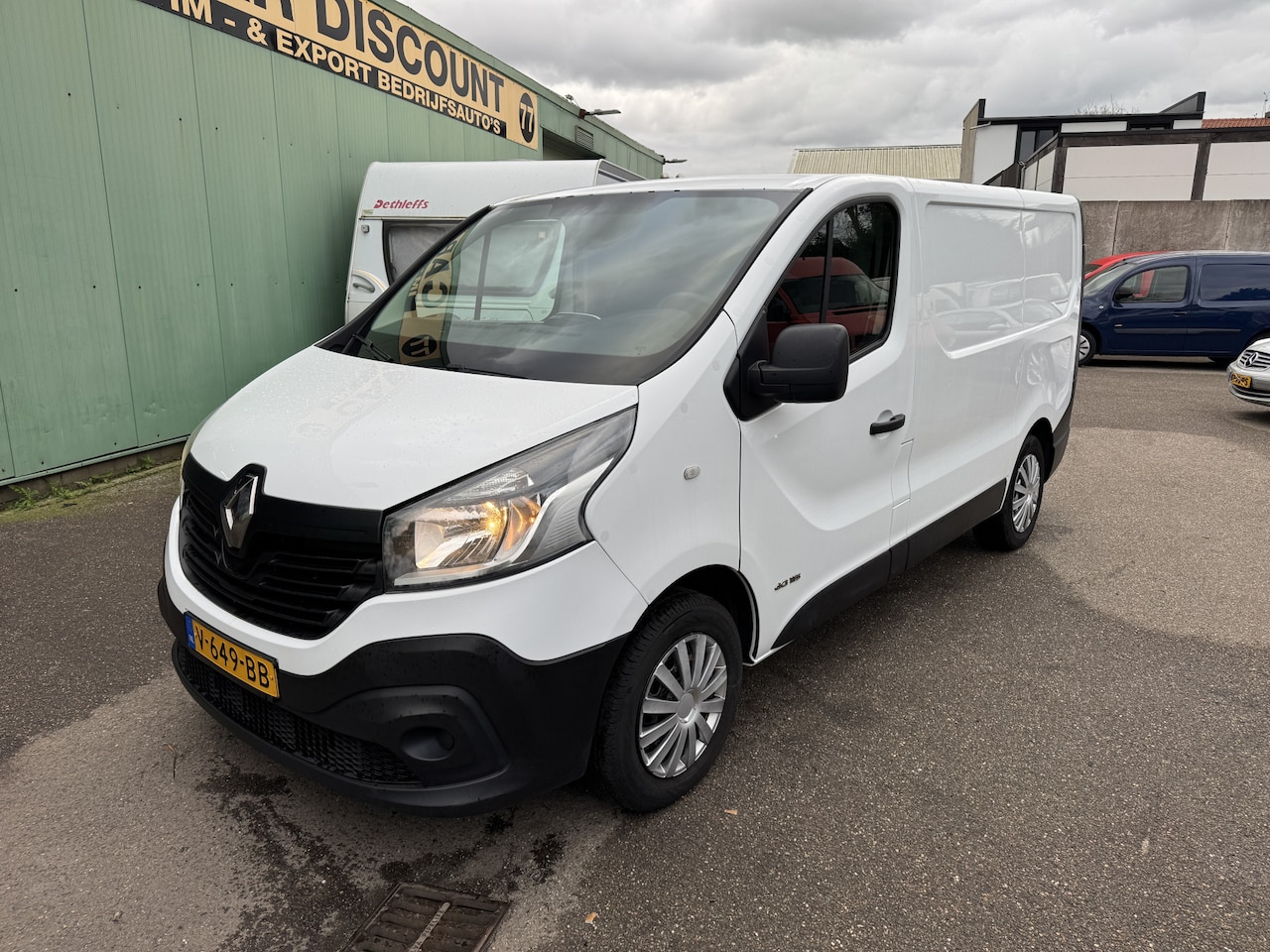 Renault Trafic - 1.6 dCi 115pk airco cruise control euro 5 - AutoWereld.nl