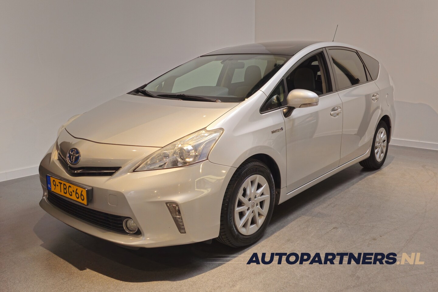 Toyota Prius Wagon - 1.8 Aspiration Limited 7p - Panoramadak - Navi - Climate control - Achteruitrijcamera - Bl - AutoWereld.nl