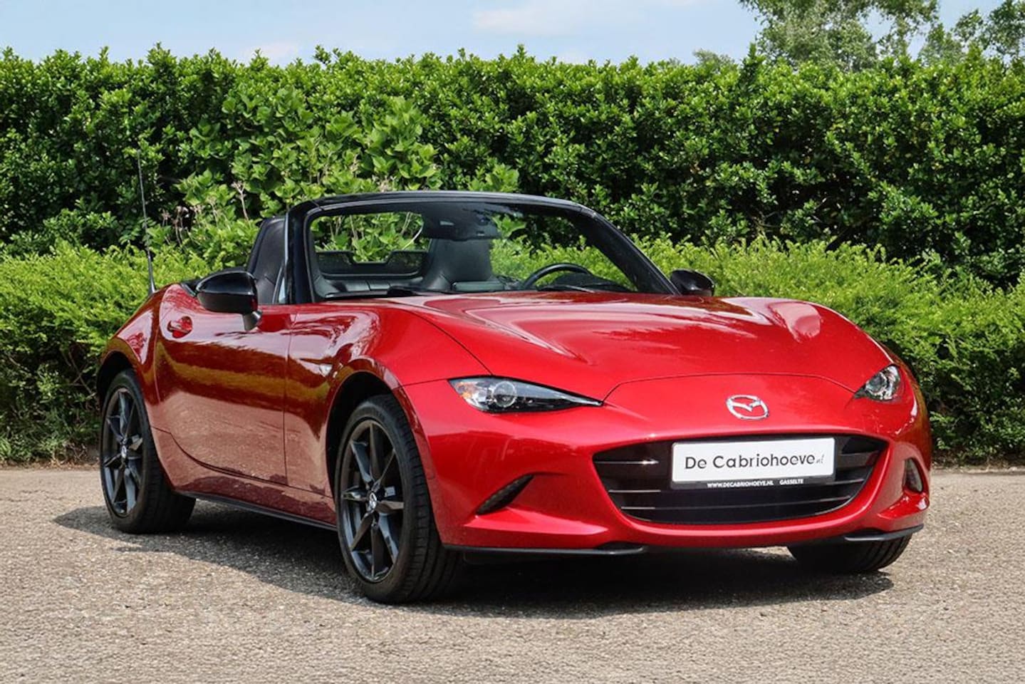 Mazda MX-5 - ND 2.0l SkyActiv-G 160 TS+ Soul Red Metallic - AutoWereld.nl