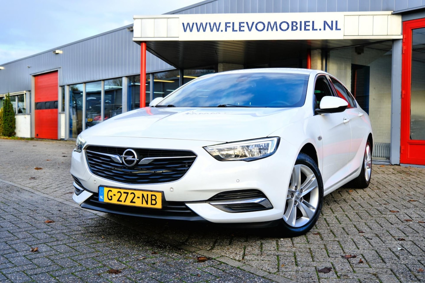 Opel Insignia Grand Sport - 1.6 CDTI Executive OPC Line Aut. Leder|Navi|Clima|Carplay - AutoWereld.nl