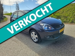 Ford Fiesta - 1.6-16V Futura, Automaat, 1e Eigenaar, Airco