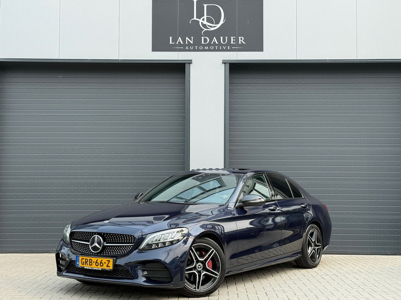 Mercedes-Benz C-klasse - 200 d Solution AMG / Pano / ACTIE ! - AutoWereld.nl