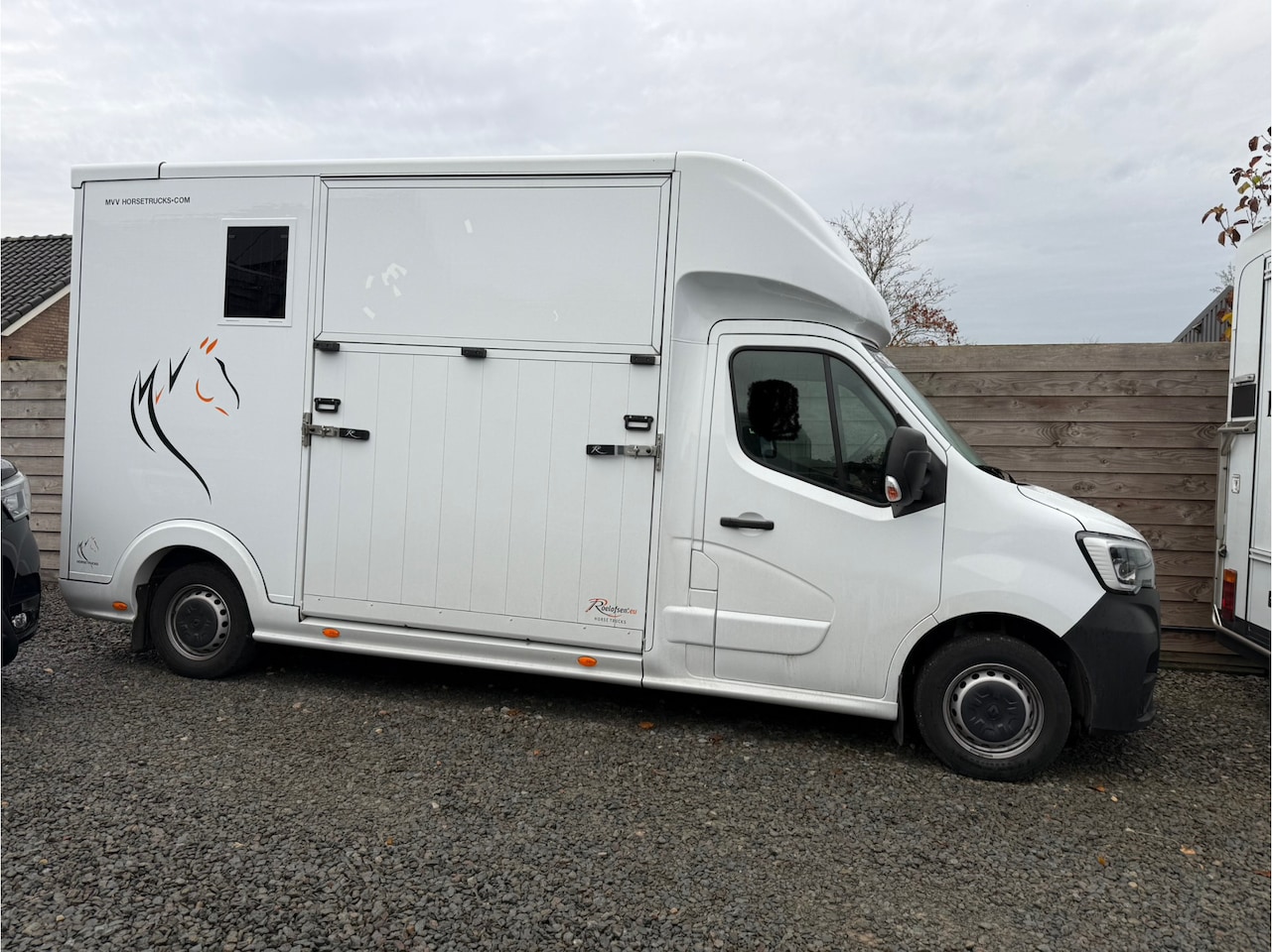 Renault Master - PAARDENWAGEN ROELOFSEN YORSE 3XL | HENGST | 2024 | 55.000KM | B-RIJBEWIJS | BEZICHTIGEN OP - AutoWereld.nl