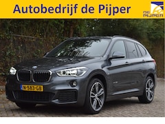 BMW X1 - xDrive20i High Executive 4x4 M-Sport | Sportstoelen | Camera | Afn.haak | Keyless | Sfeerv