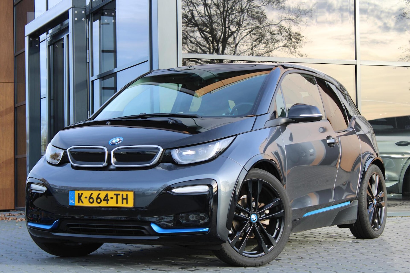 BMW i3 - S 42kWh Adaptive Cruise | Keyless | Navi | PDC | Luxe - AutoWereld.nl