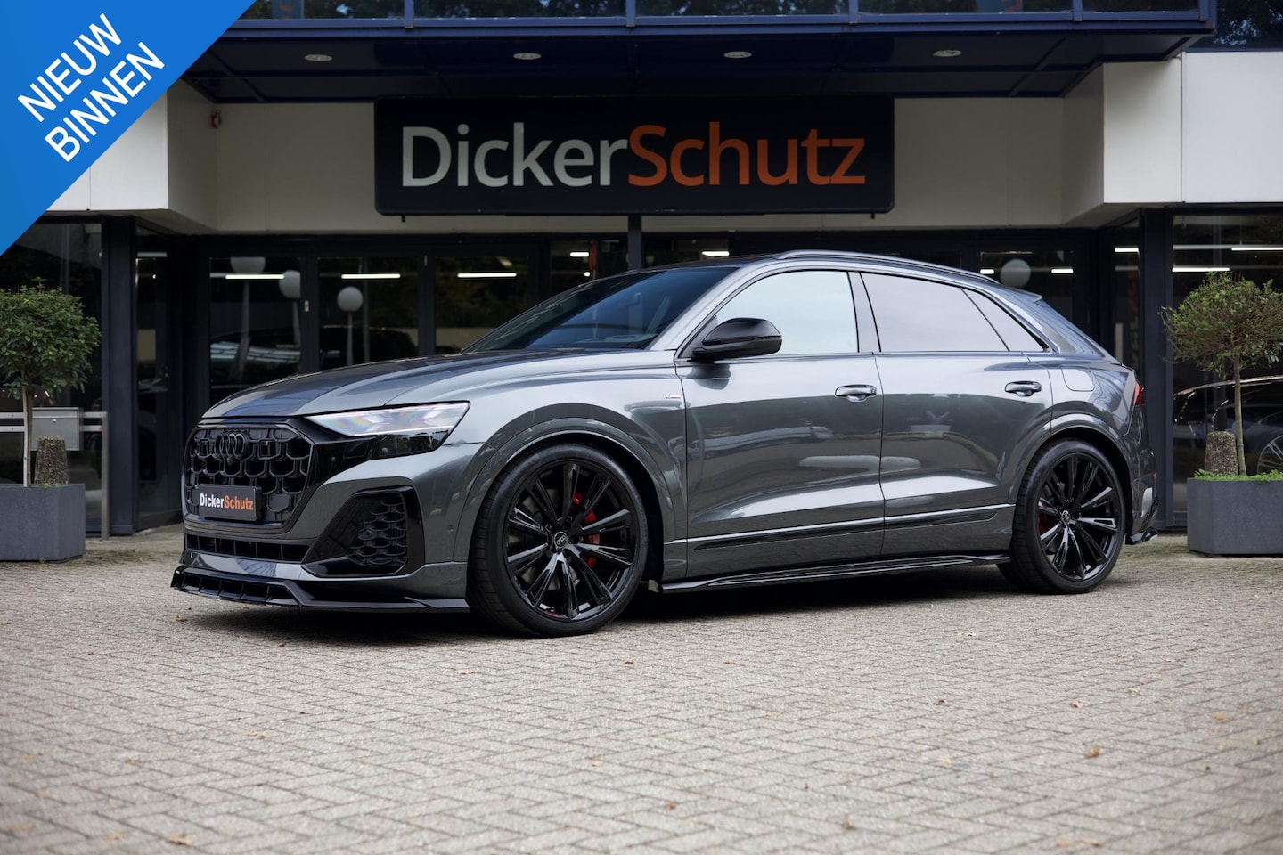 Audi Q8 - 60 TFSIe Competition Bodykit Bodykit | Pano | Vierwielbesturing | Trekhaak | S Sportstoele - AutoWereld.nl