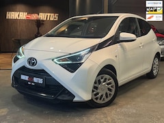 Toyota Aygo - 1.0 VVT-i x-play | Navi | Camera | Led