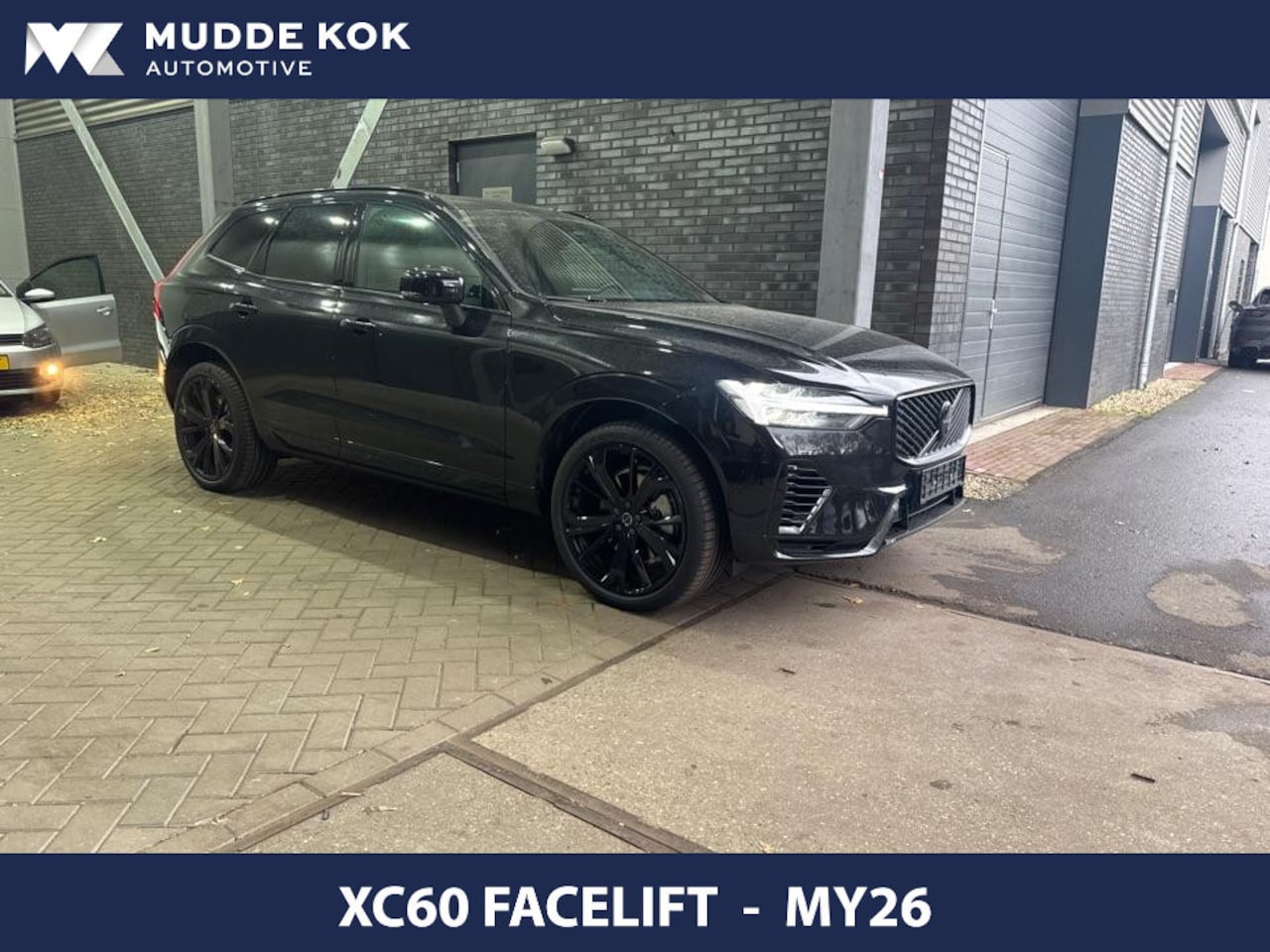 Volvo XC60 - T6 Plug-in hybrid Plus Black Edition | FACELIFT | Trekhaak | 360° Camera | Head-Up | Panor - AutoWereld.nl