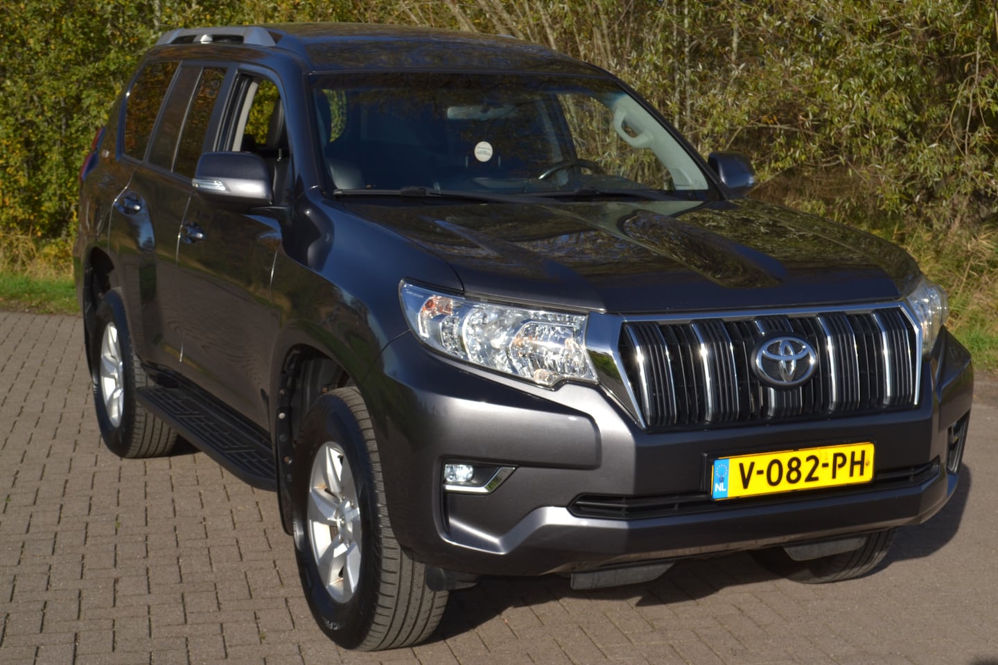 Toyota Land Cruiser Challenger - 2.8 D-4D-F High Roof Window Van - AutoWereld.nl
