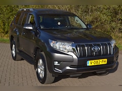 Toyota Land Cruiser Challenger - 2.8 D-4D-F High Roof Window Van