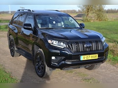 Toyota Land Cruiser - 2.8 D-4D-F Black Edition Window Van