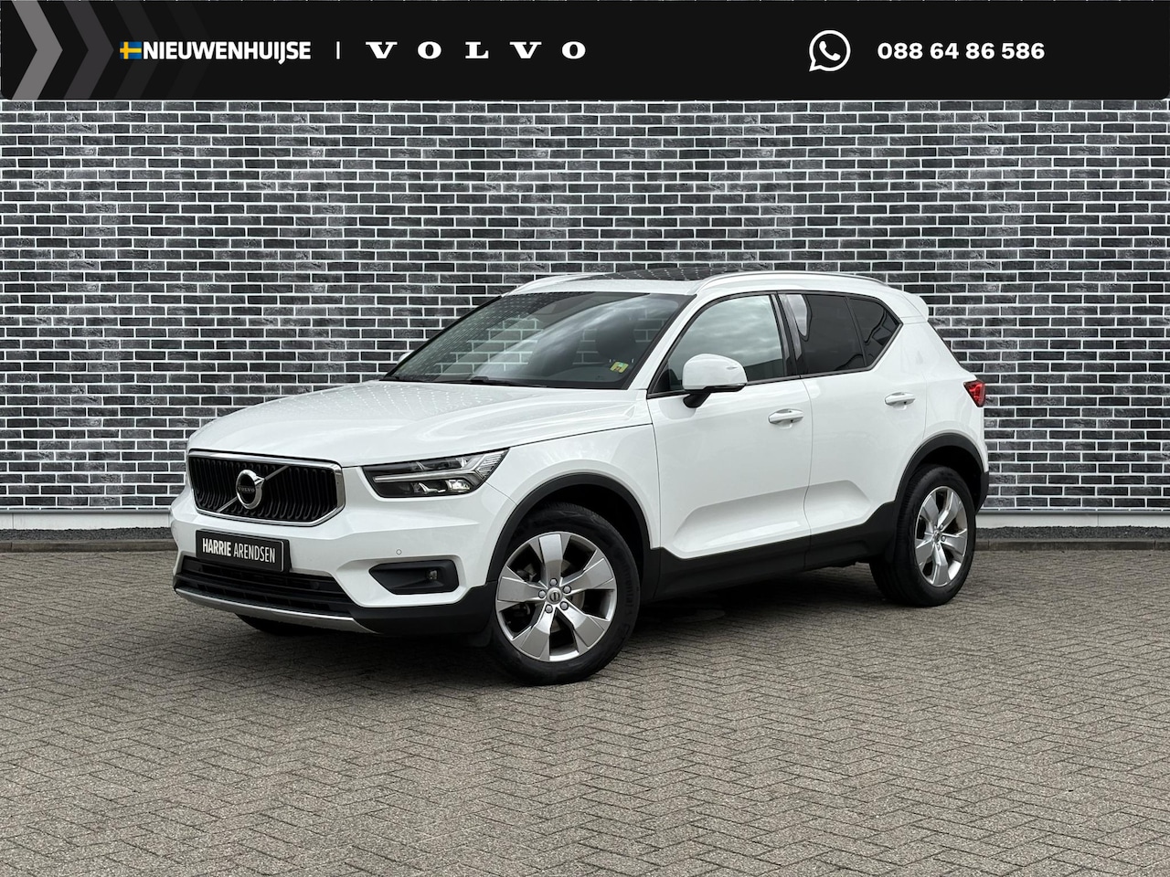 Volvo XC40 - T2 Business Pro | Automaat | Trekhaak | Panoramadak | Camera | Adaptieve Cruise Control | - AutoWereld.nl