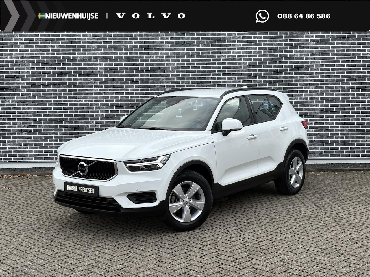 Volvo XC40 - T2 Momentum Core | Cruise Control | Parkeersensoren voor + achter | Parkeercamera | DAB+ | - AutoWereld.nl