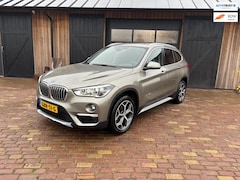 BMW X1 - XDrive20i High Executive. LEER, PANORAMADAK, HUD, TREKHAAK