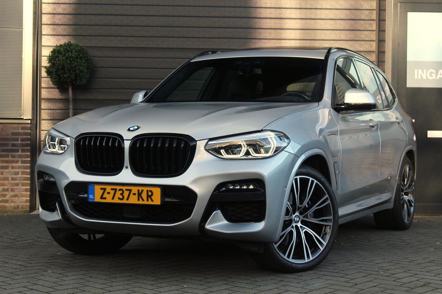 BMW X3 - xDrive30e M-Sport | Schaalstoelen | Panoramadak | 21 Inch LM | Full options - AutoWereld.nl