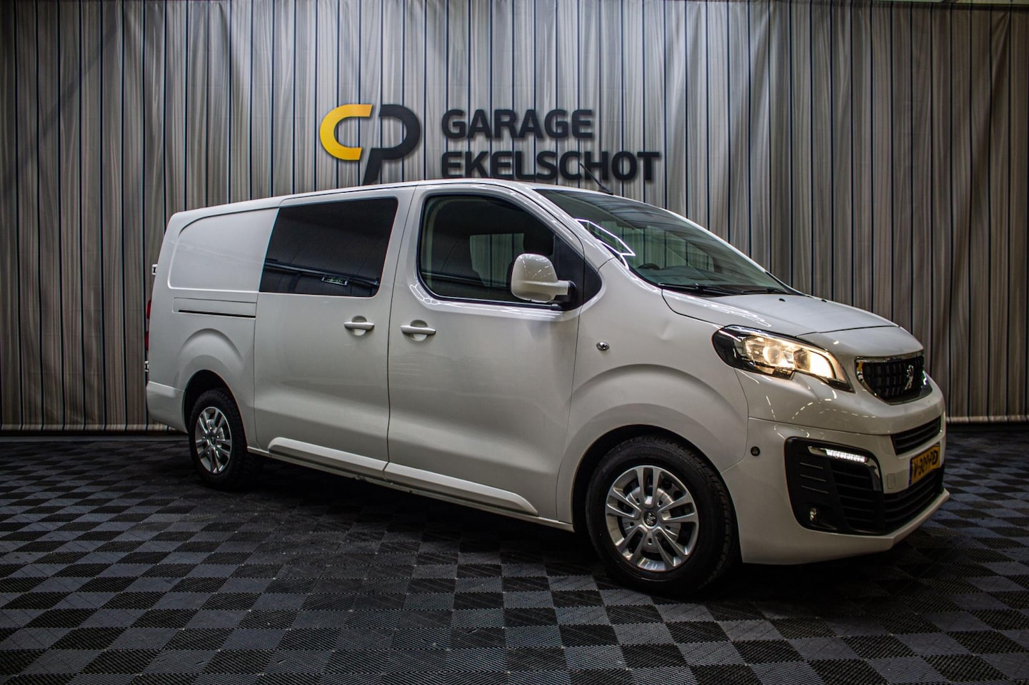 Peugeot Expert - 231L 2.0 BlueHDI 120 DC Premium|Trekhaak|Carplay|Navi - AutoWereld.nl