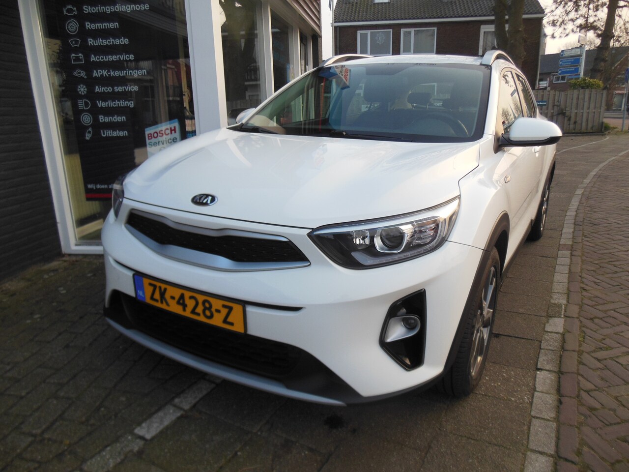 Kia Stonic - 1.0 T-GDi DynamicLine 12 maanden Bovag garantie carplay/android - AutoWereld.nl