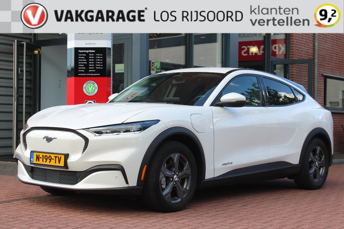 Ford Mustang Mach-E - 75kWh | 10X op Voorraad | Carplay | Camera | Adaptive Cruise & Climate Control | Stoel & S - AutoWereld.nl