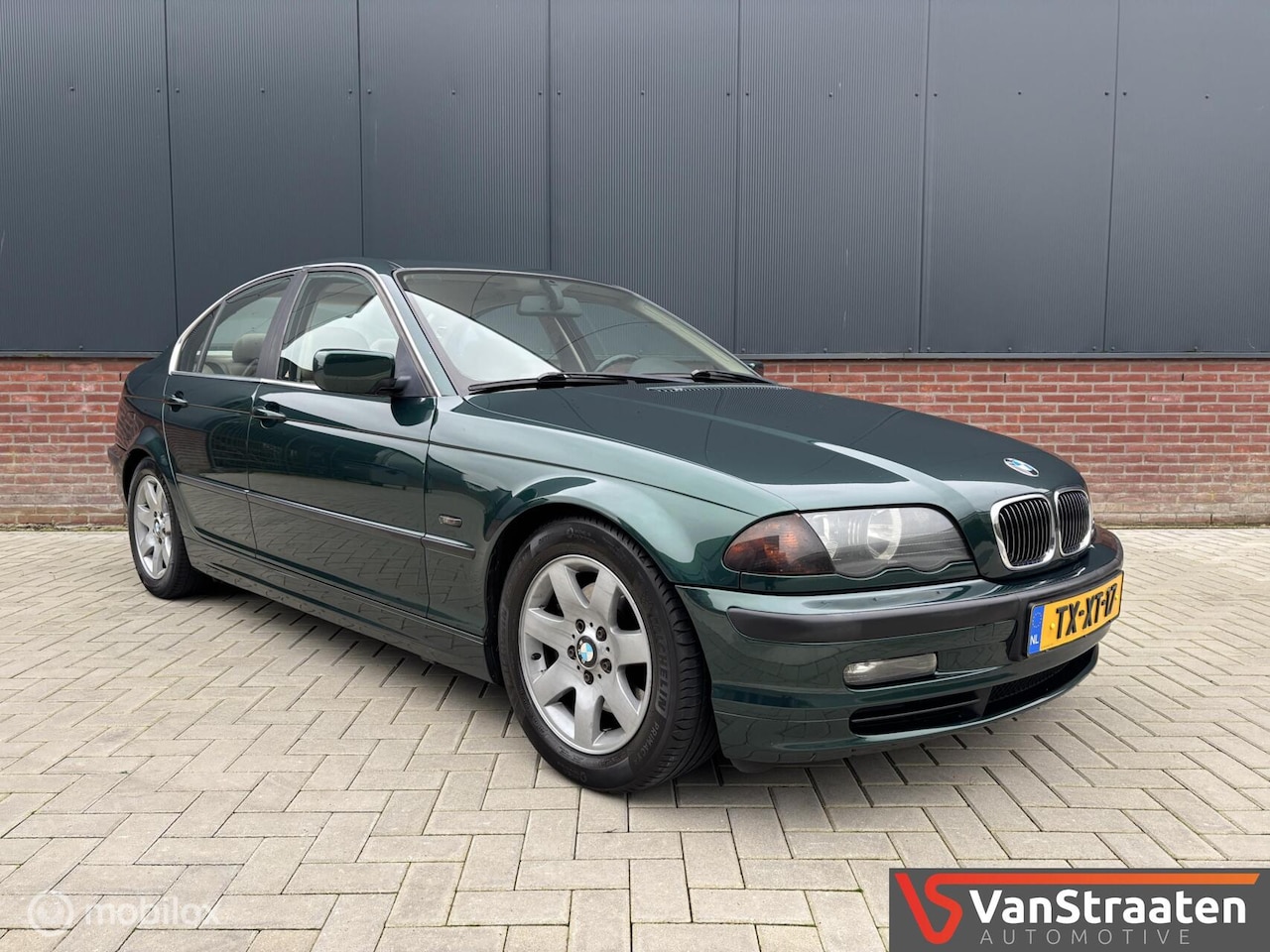 BMW 3-serie - 328i Executive | Automaat | Leder | Youngtimer - AutoWereld.nl
