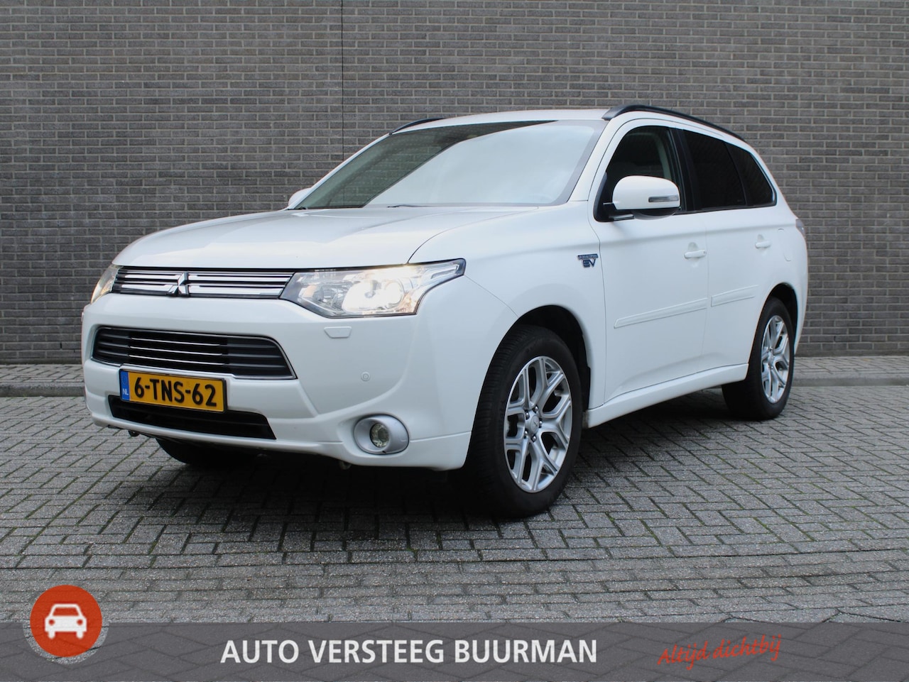 Mitsubishi Outlander - 2.0 PHEV Instyle+ Automaat, Airco, Navigatie, Keyless Entry/Start, AWD, Climate/Cruise Con - AutoWereld.nl