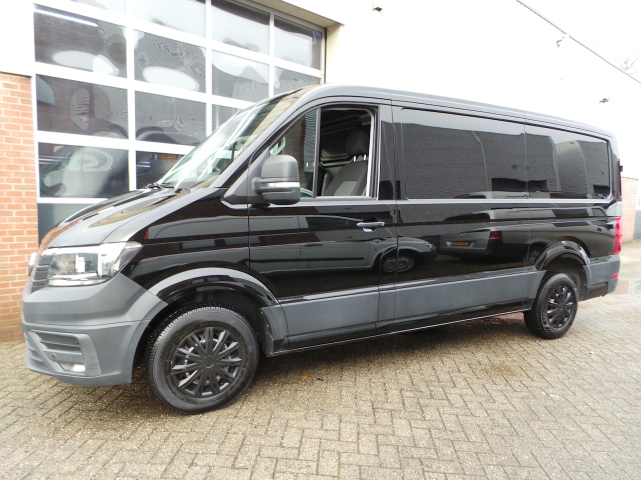Volkswagen Crafter - 30 2.0 TDI 177pk Aut.L3H2 Airco,Cruise,Trekhaak,Enz - AutoWereld.nl