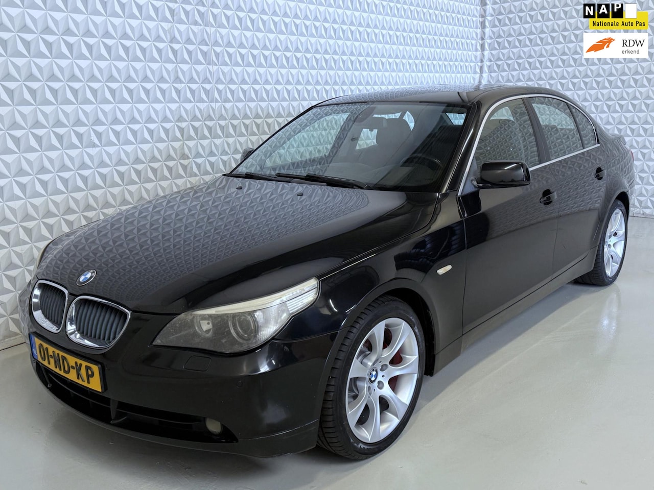 BMW 5-serie - 530i Executive 6-cilinder Sedan AUTOMAAT (2003) - AutoWereld.nl