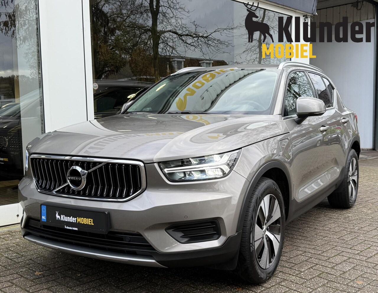 Volvo XC40 - 1.5 T4 Recharge Inscription Expr. |Leder|Trekhaak|Camera| - AutoWereld.nl