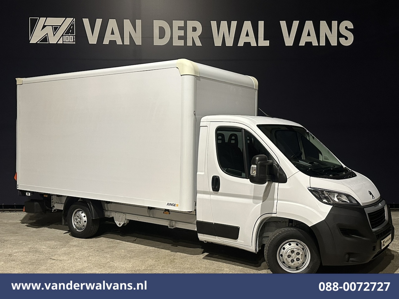 Peugeot Boxer - 2.2 BlueHDi 141pk Bakwagen Laadklep Euro6 Airco | Cruisecontrol | 985kg laadvermogen Bijri - AutoWereld.nl