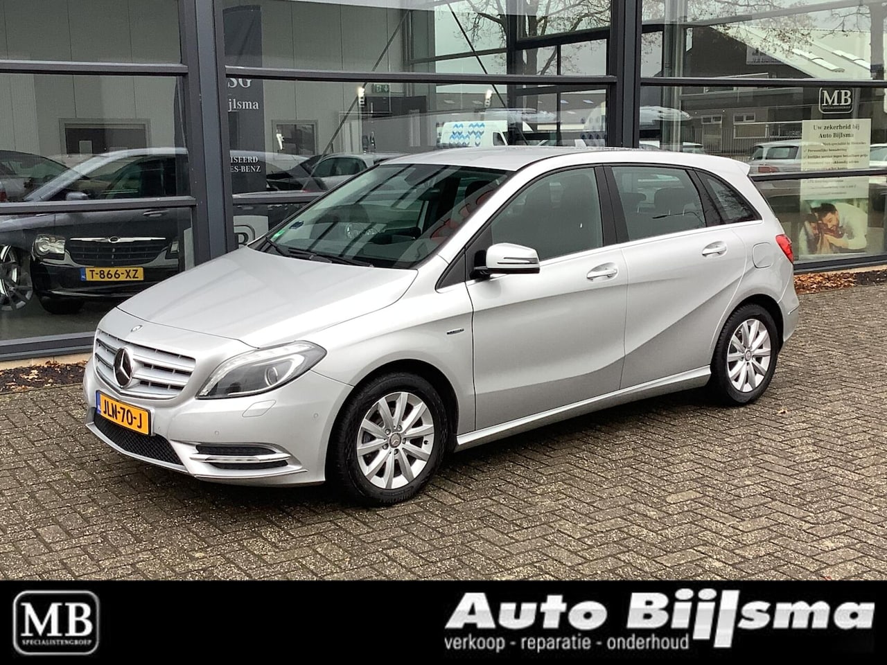 Mercedes-Benz B-klasse - 180 Ambition automaat, cruise, xenon verlichting, stoelverwarming - AutoWereld.nl