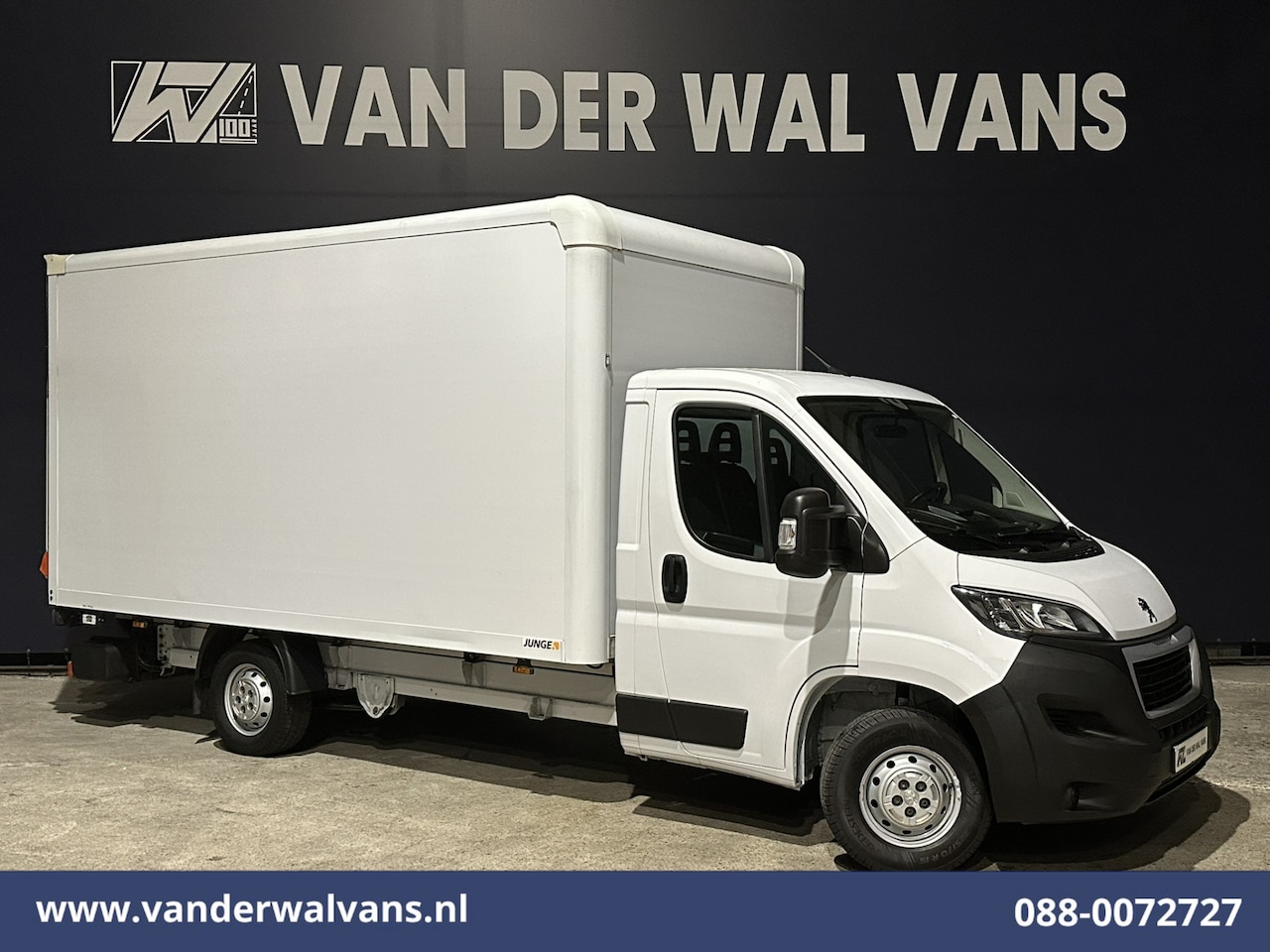 Peugeot Boxer - 2.2 BlueHDi 141pk Bakwagen Laadklep Euro6 Airco | Cruisecontrol | 985kg laadvermogen Bijri - AutoWereld.nl