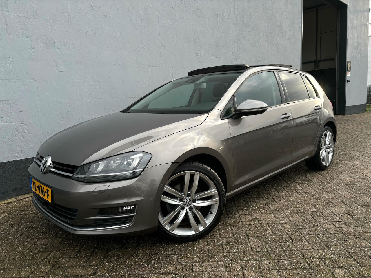 Volkswagen Golf - 1.4 TSI ACT Highline - Panorama Dak - Leder - AutoWereld.nl